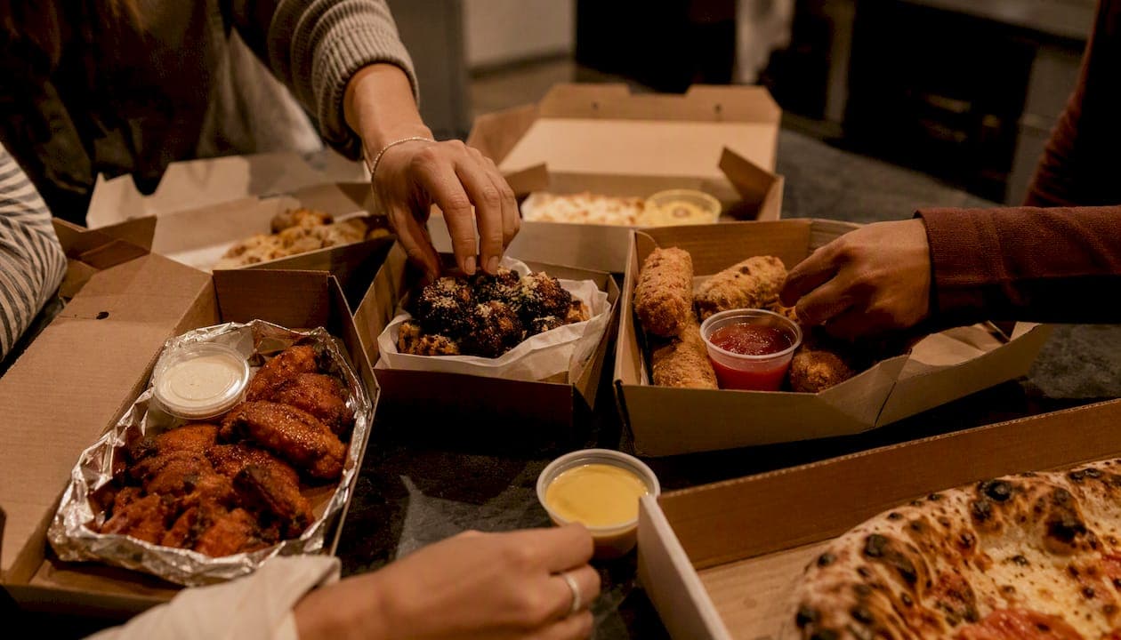 How to fairly share delivery costs on a group order