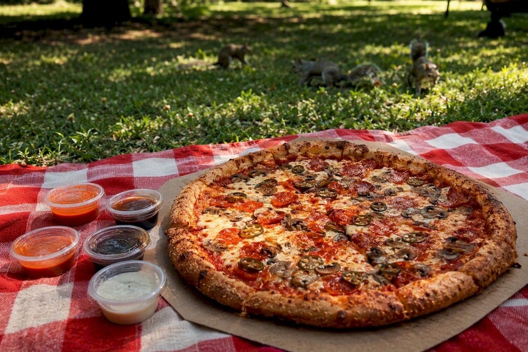 Sauce on the side pizza: how to order it right every time