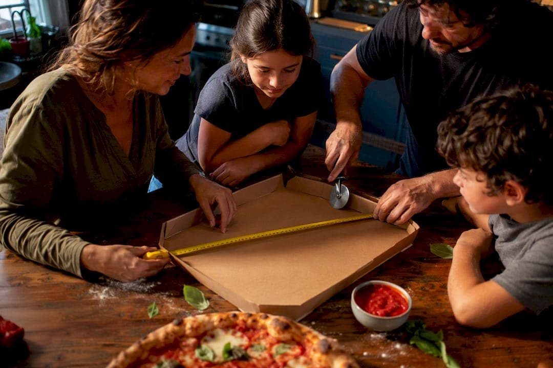How to figure out pizza sizes and how many to order