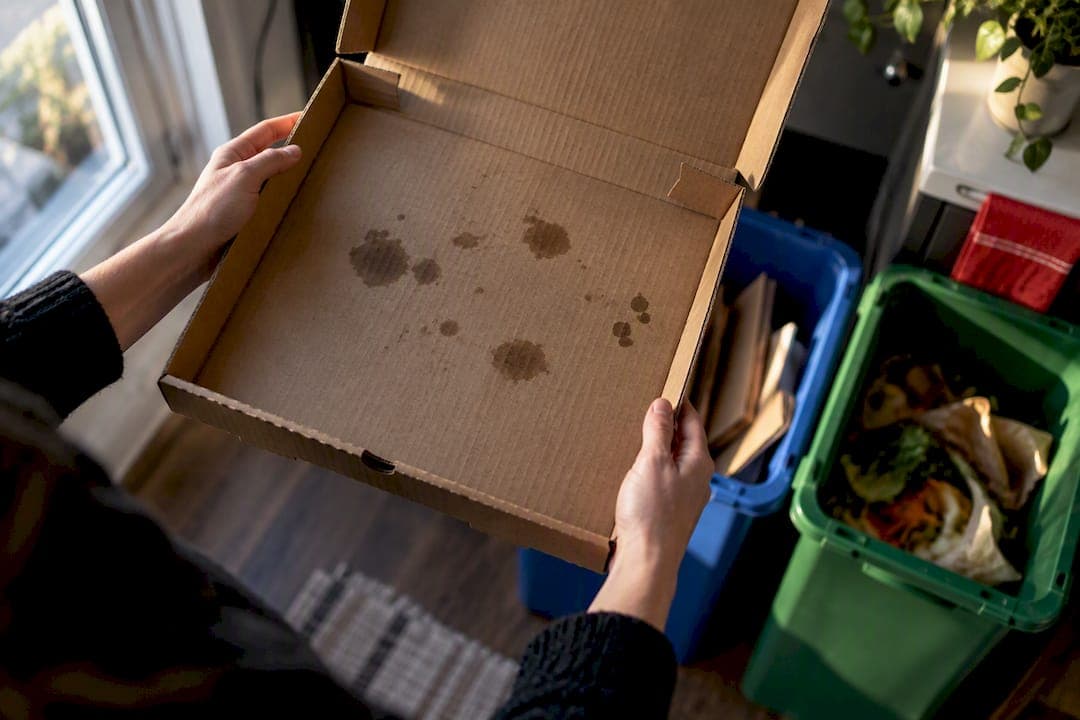 Sort Vancouver Pizza Boxes in 10 Seconds: Recycle or Green Bin