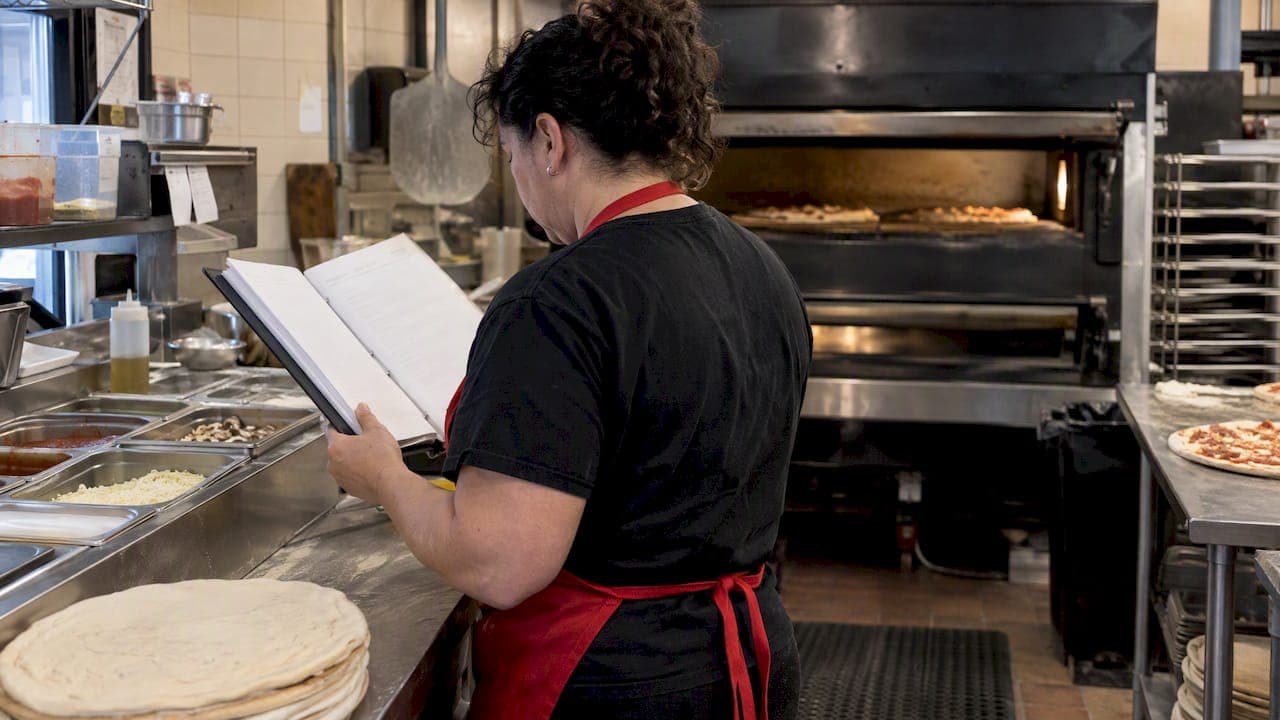 Canada Franchise Operations Manual: Checklists, Templates, Governance
